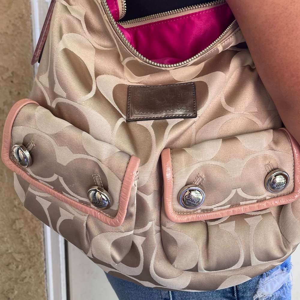 Coach Cream and Pink Shoulder Bag Elegant Design